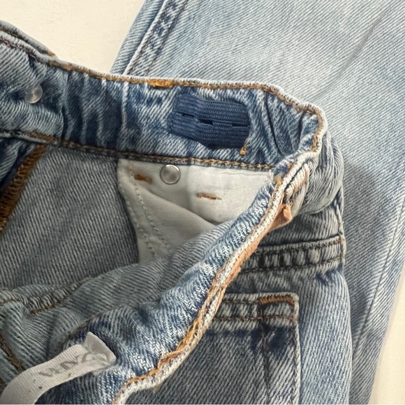 Zara Boys Size 7 Light Wash Straight Leg Jeans Adjustable Waist Distressed - Picture 6 of 6